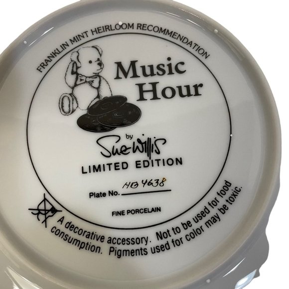 Franklin Mint Collectible Plate Teddys Music Hour by Sue Willis Porcelain 8" - Picture 2 of 6